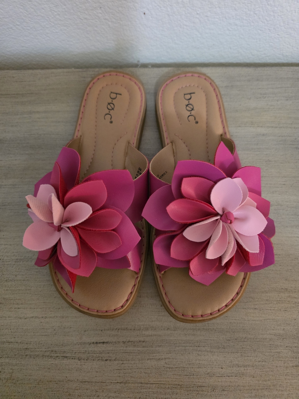 b.o.c. Floral Pink Layered Slide Sandals Size 6
